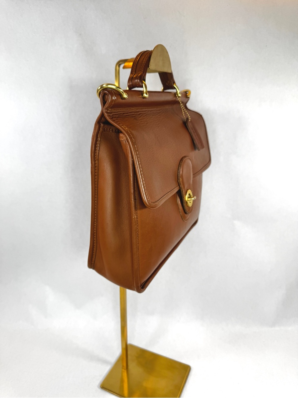 Vintage Coach Willis 9927 British Tan Leather Turnlock Top Handle Crossbody Bag - Picture 2 of 16